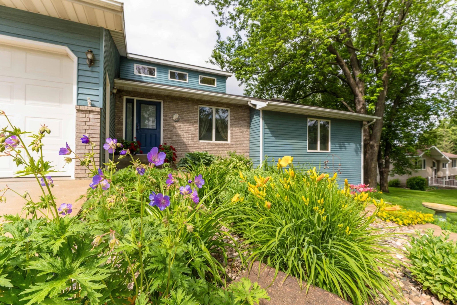 22125 River Oaks