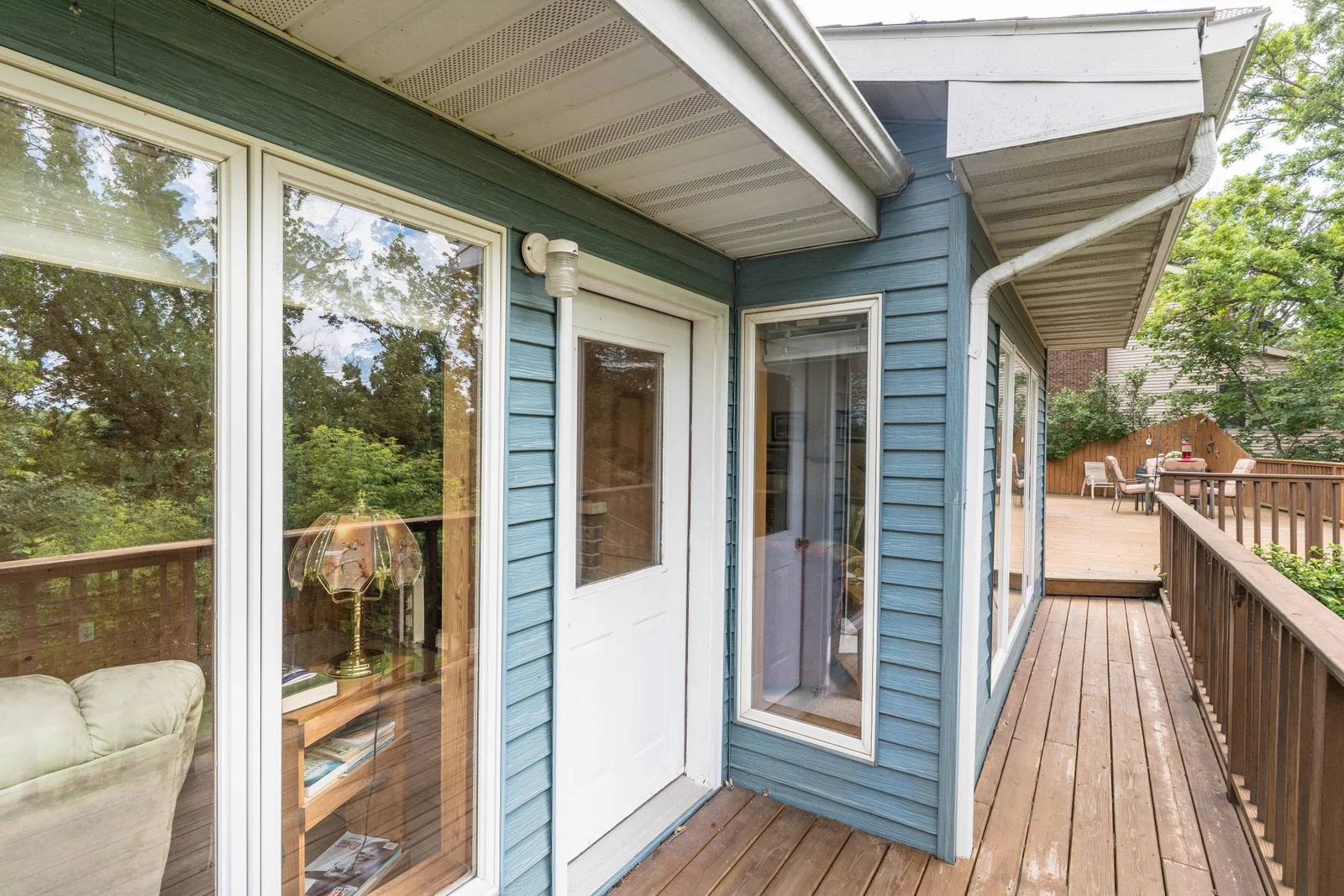 Door to enter the sitting room from the deck