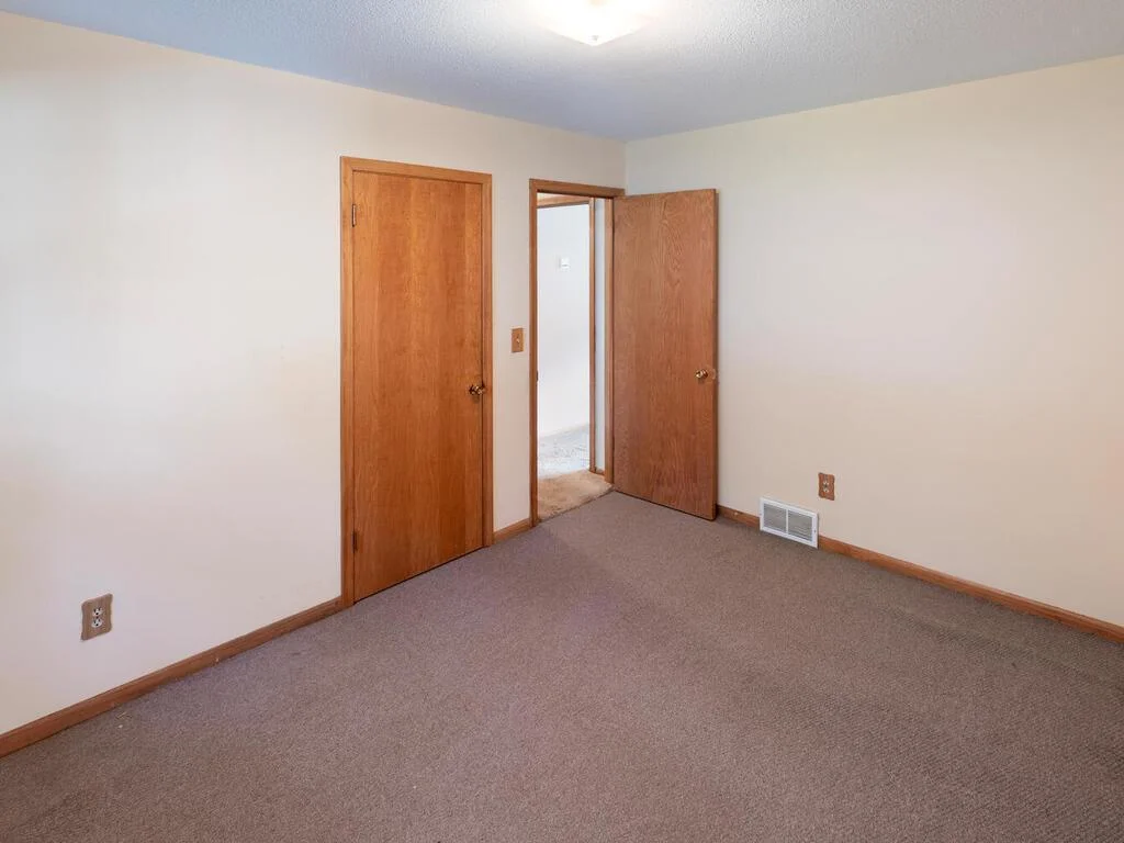 11827 Douglas Dr N Champlin MN 55316 USA-025-010-025-MLS_Size.jpg