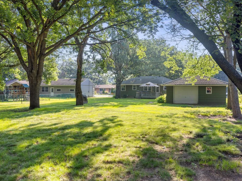 11827 Douglas Dr N Champlin MN 55316 USA-010-032-010-MLS_Size.jpg