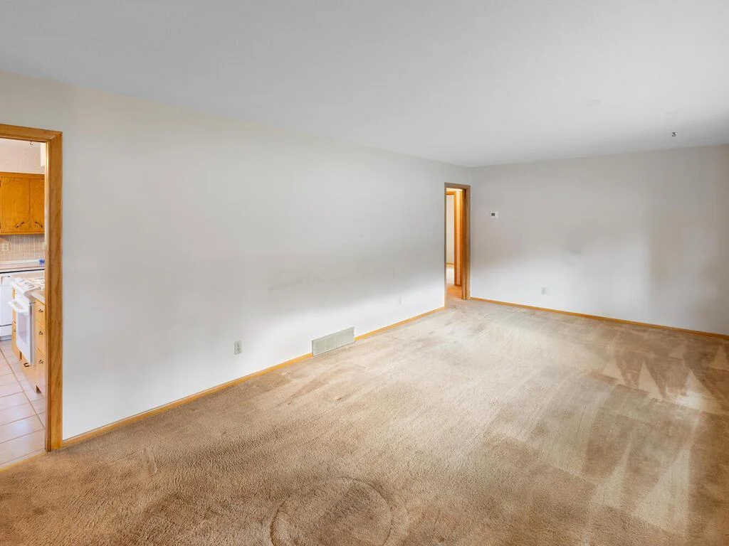 11827 Douglas Dr N Champlin MN 55316 USA-016-003-016-MLS_Size.jpg