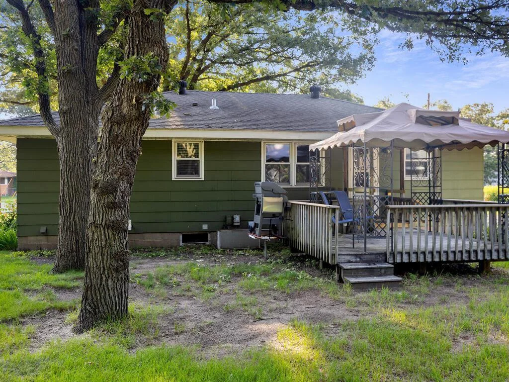 11827 Douglas Dr N Champlin MN 55316 USA-007-033-007-MLS_Size.jpg