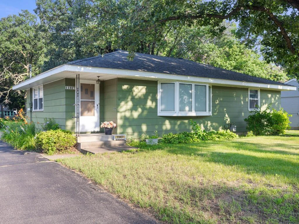 11827 Douglas Dr N Champlin MN 55316 USA-002-020-002-MLS_Size.jpg