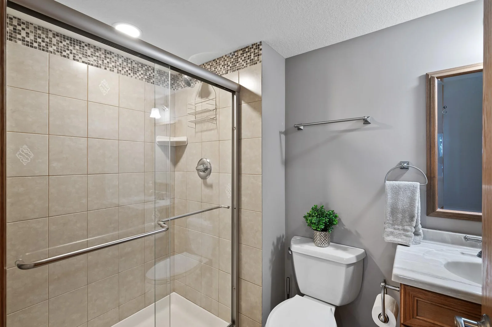 Lower level 3/4 bathroom