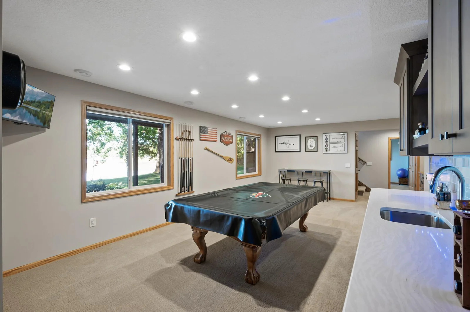 A game of pool with a lake view, anyone?