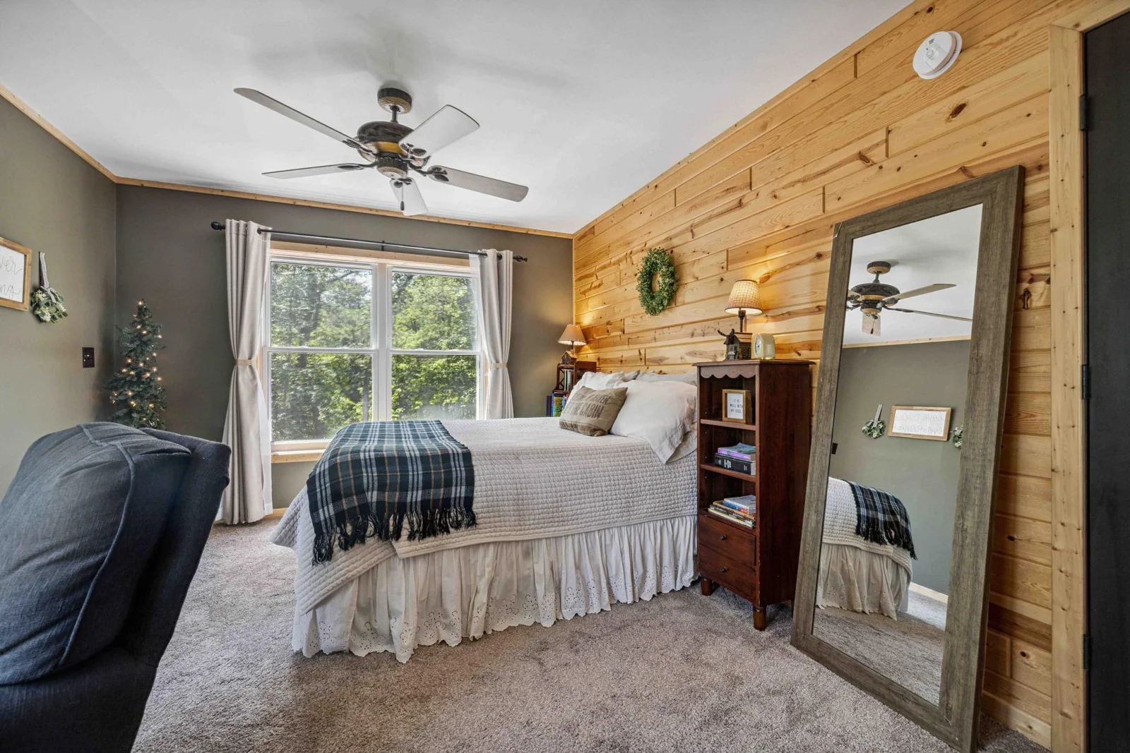 Primary Bedroom - upper