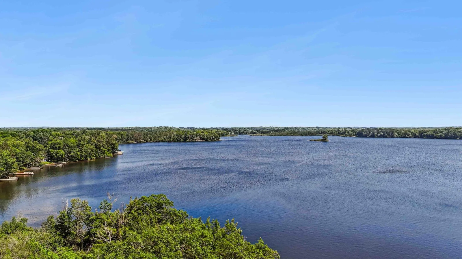Aerial view of Nord Lake