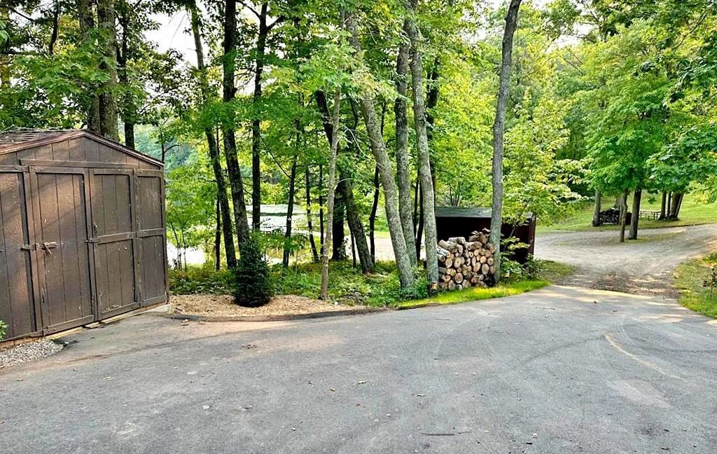 Driveway entrance with shed.jpeg