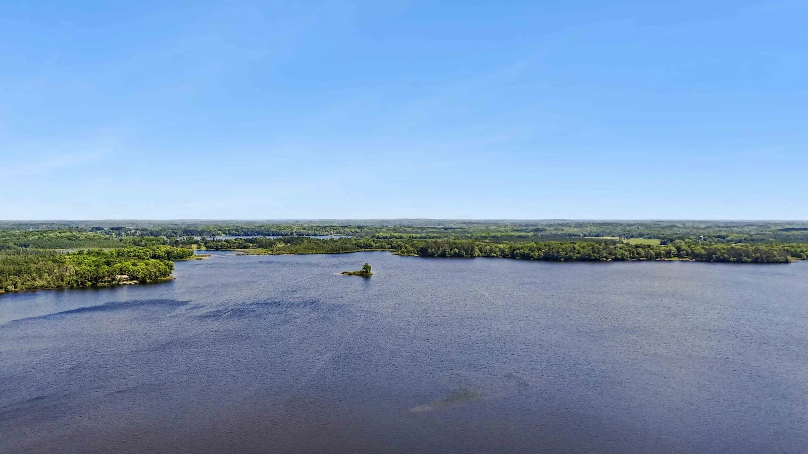 Aerial view of Nord Lake