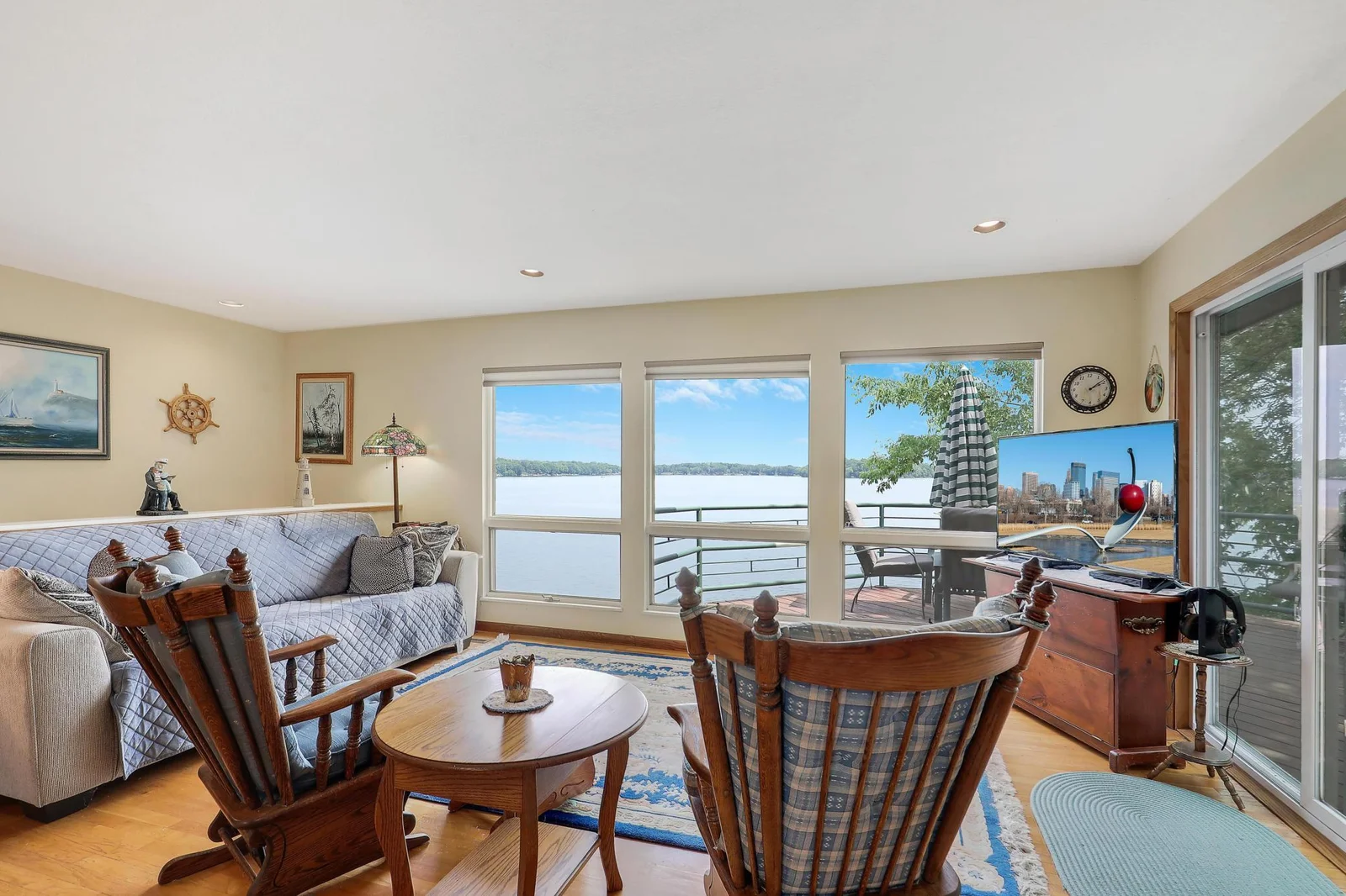 Lakeview Family Room