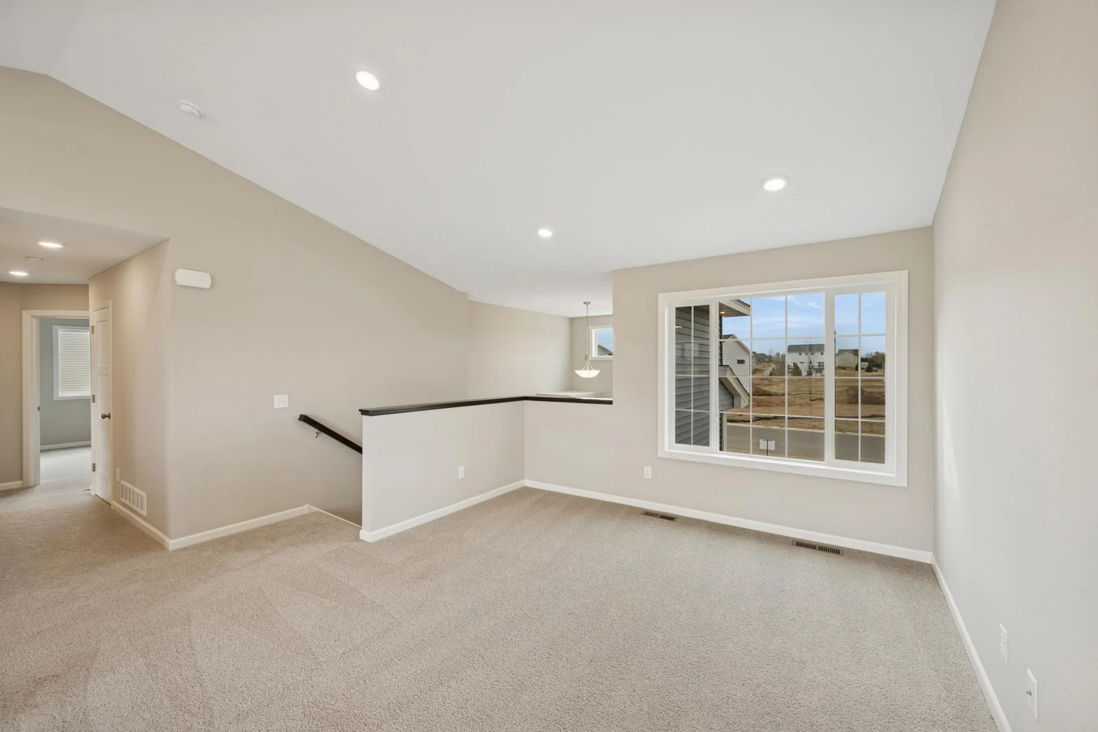 09_Living Room.jpg