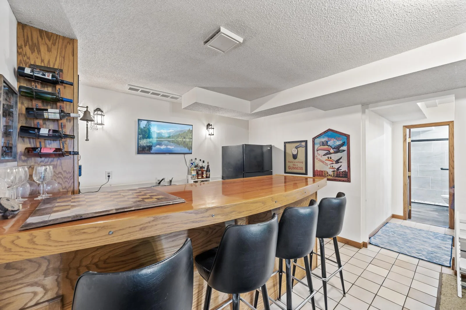 lower level bar