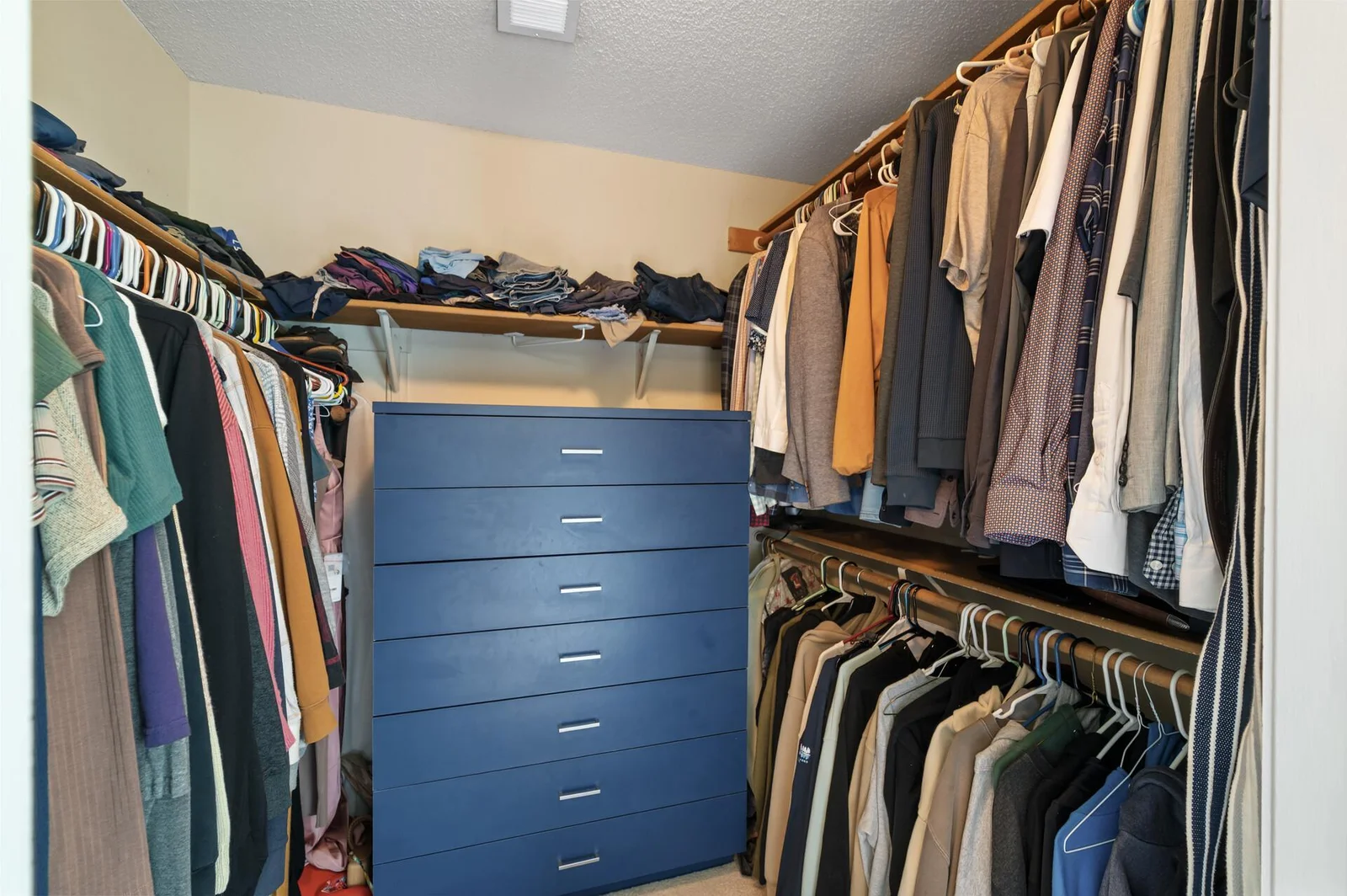 walk in closet