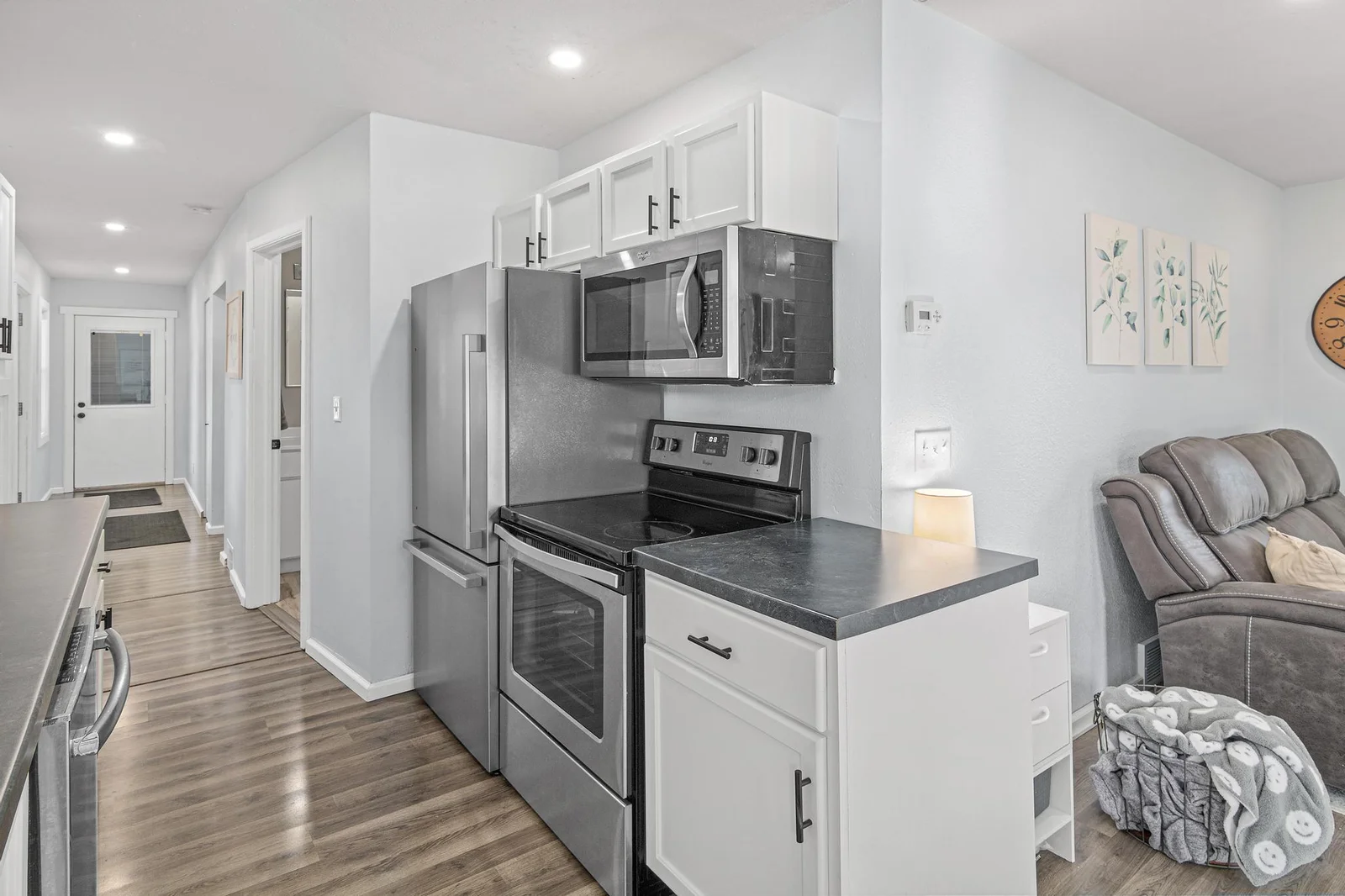 706 2nd Avenue NW-11.jpg