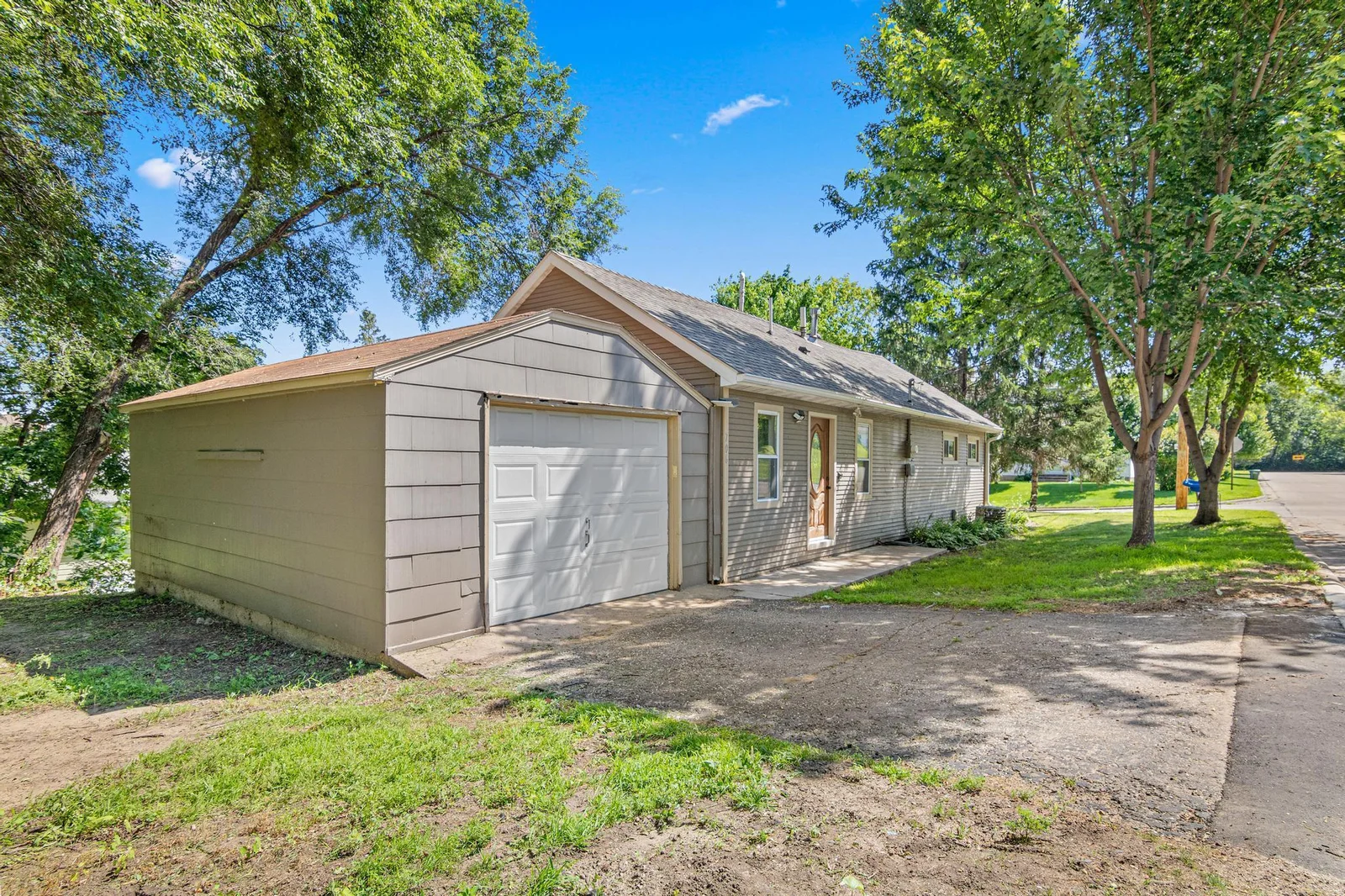 706 2nd Avenue NW-21.jpg