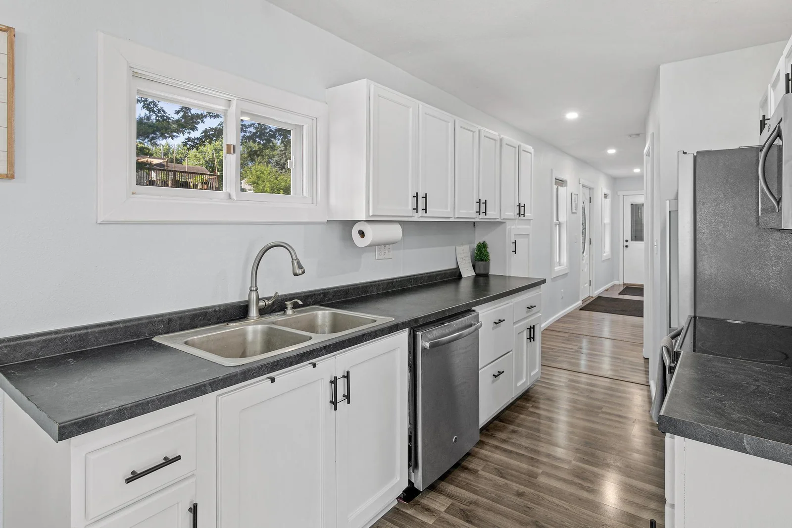 706 2nd Avenue NW-10.jpg