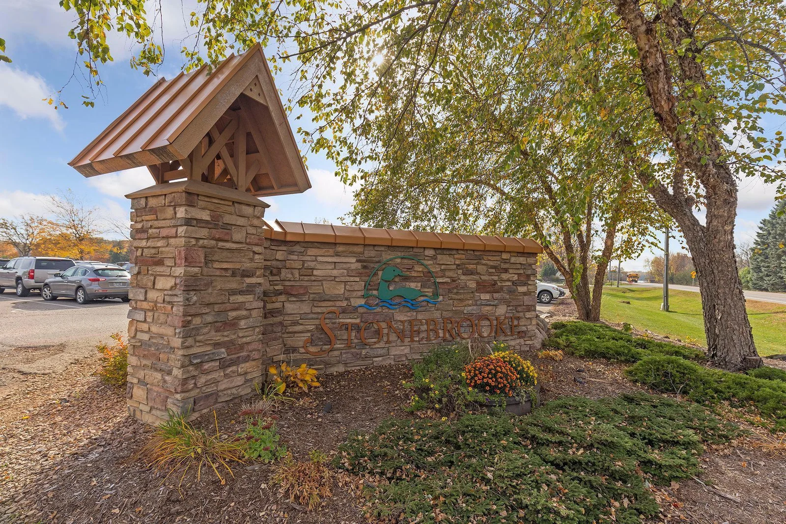 Short drive to well known, south metro golf course, Stone Brooke!