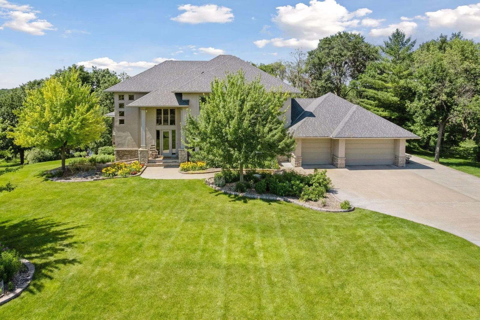 What a setting! Trees, lakeshore is all you need in Minnesota! You will LOVE this private lot and location! Beautiful mature trees and landscaping. Great lake home in the south metro!