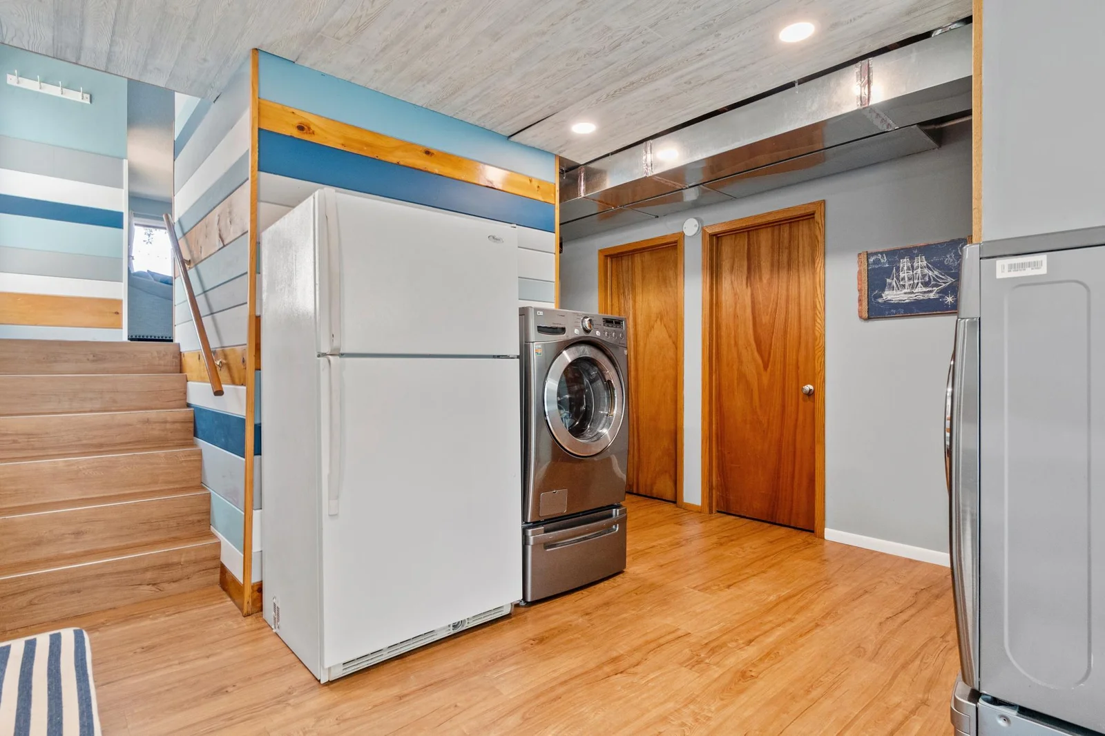Laundry/Entry