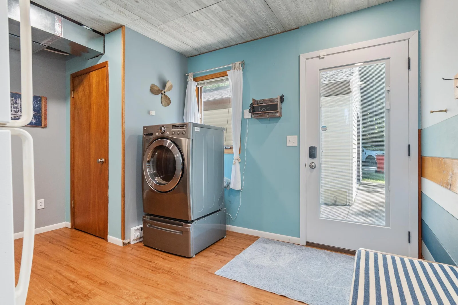 Laundry/Entry