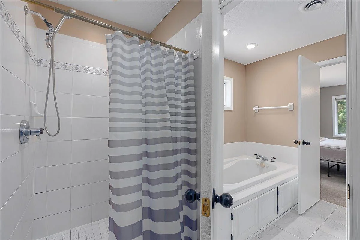 24-Primary Bath.jpg