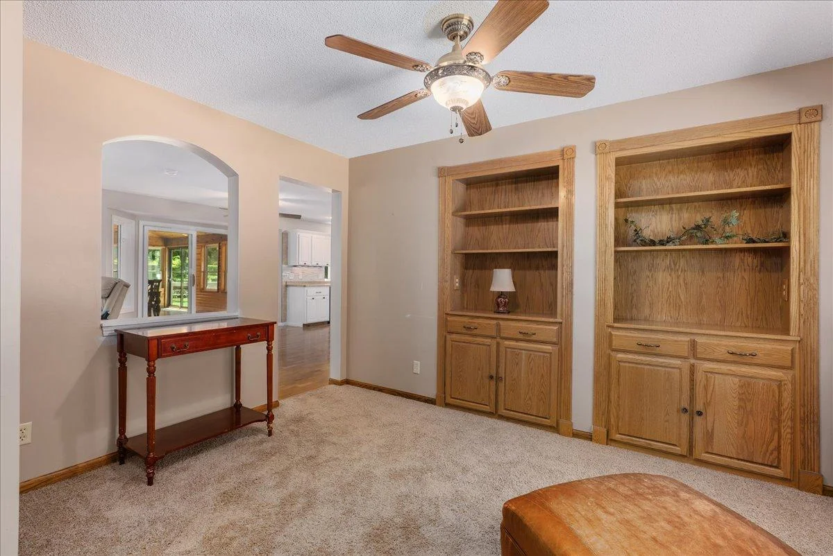 08-Foyer Room.jpg