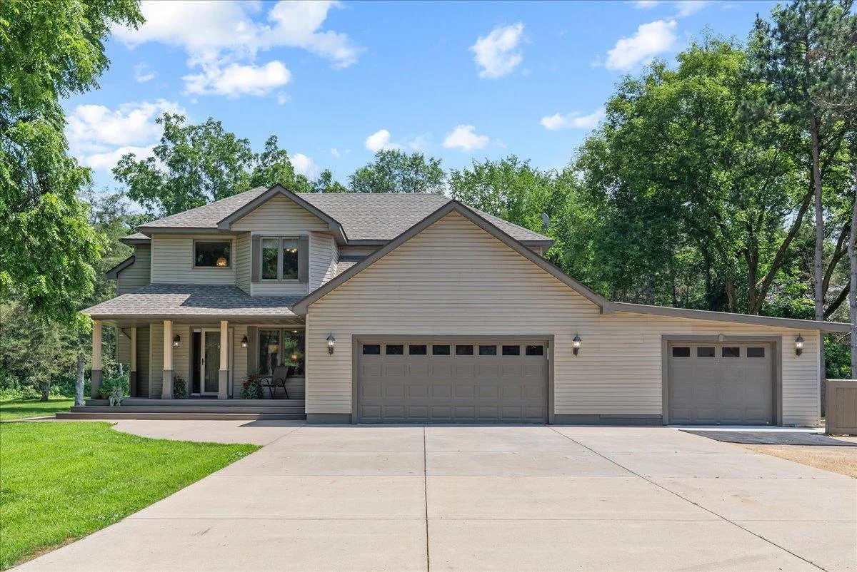 01-N6386 Front of Home.jpg