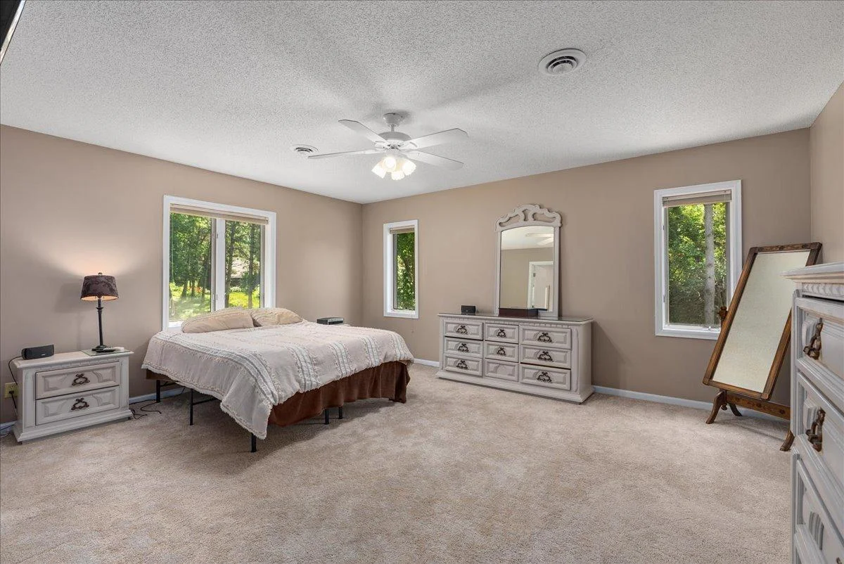 20-Primary Bedroom.jpg