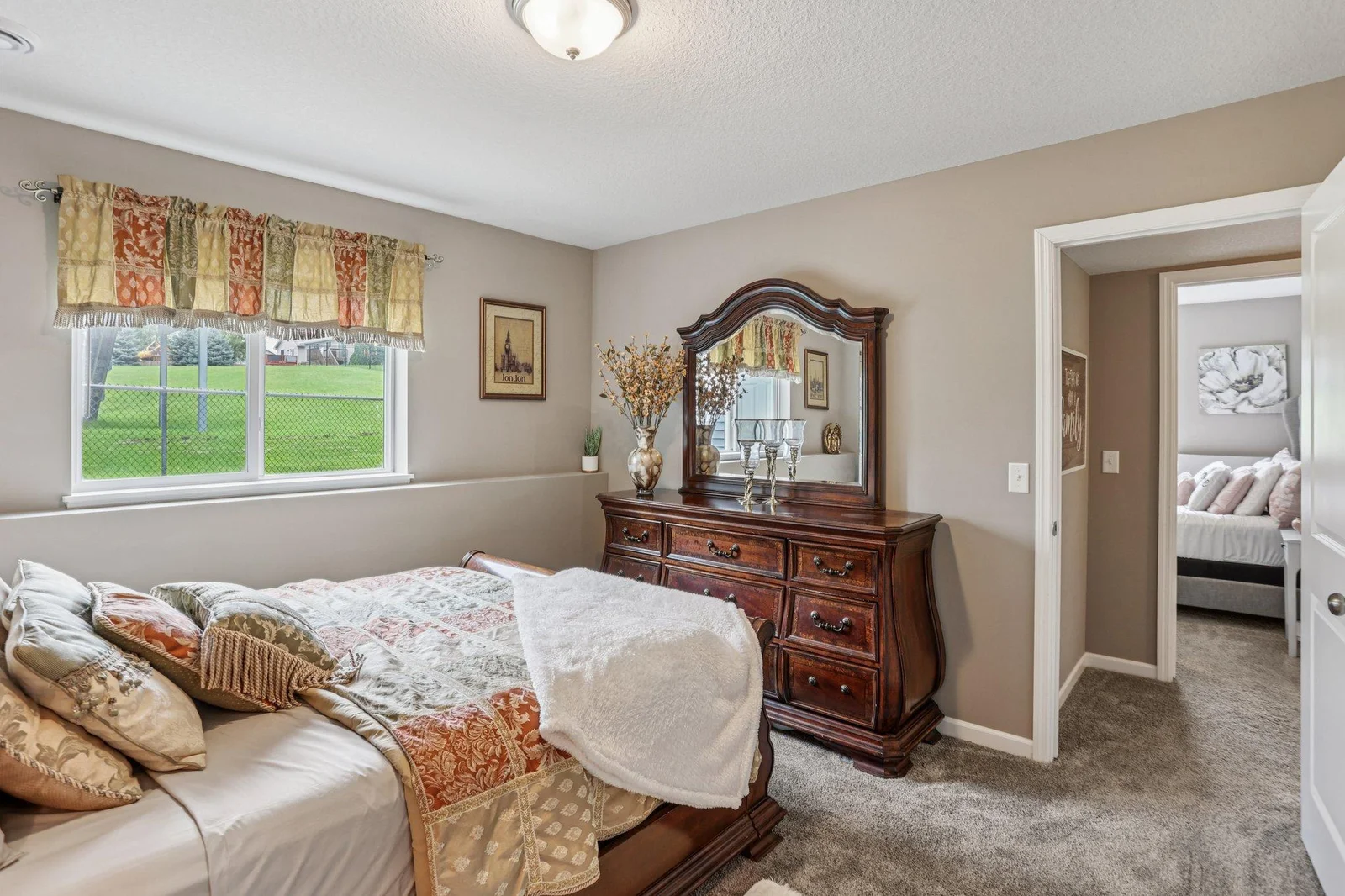332 4th Ave, Lonsdale