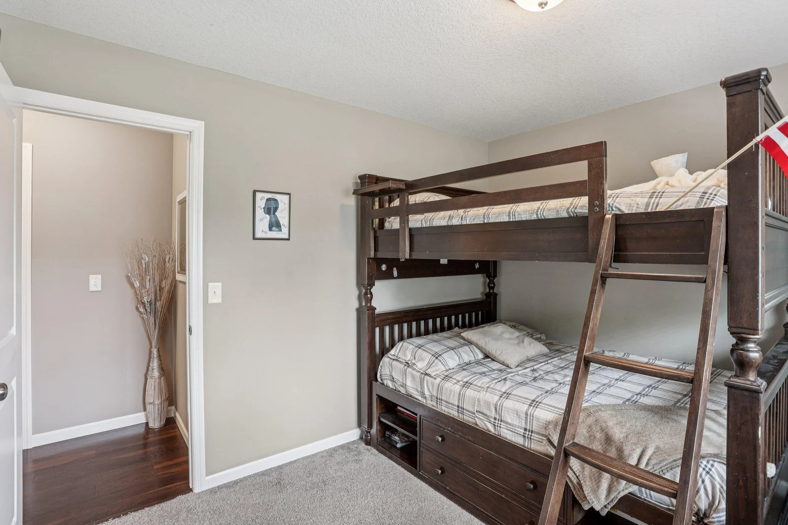 332 4th Ave, Lonsdale