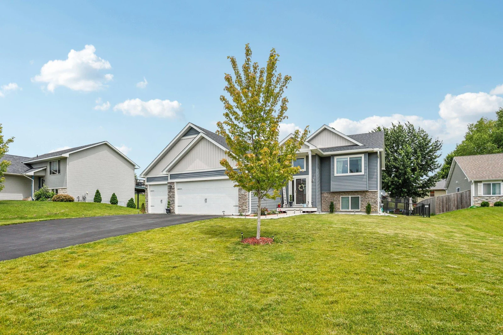 332 4th Ave, Lonsdale