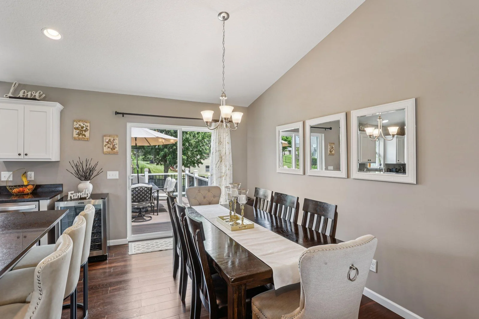332 4th Ave, Lonsdale