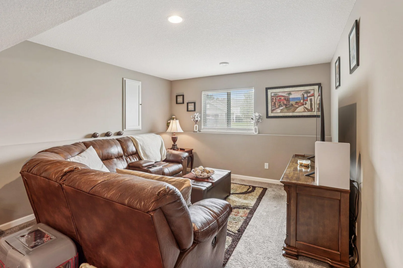 332 4th Ave, Lonsdale