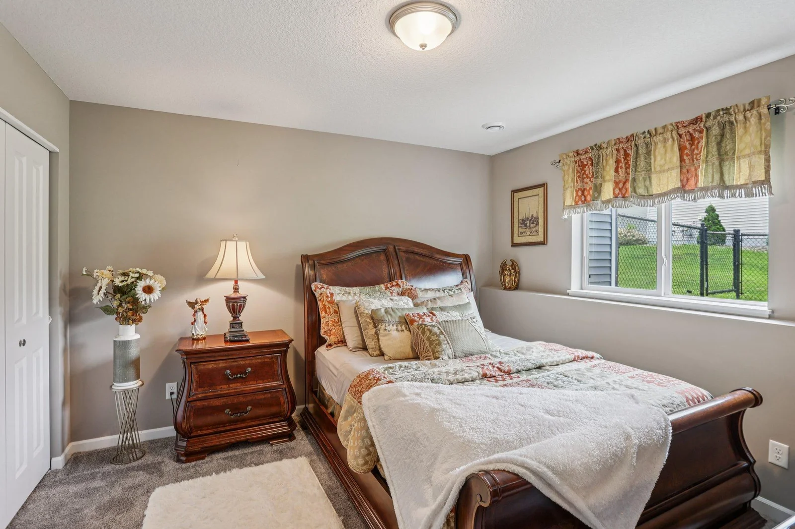 332 4th Ave, Lonsdale
