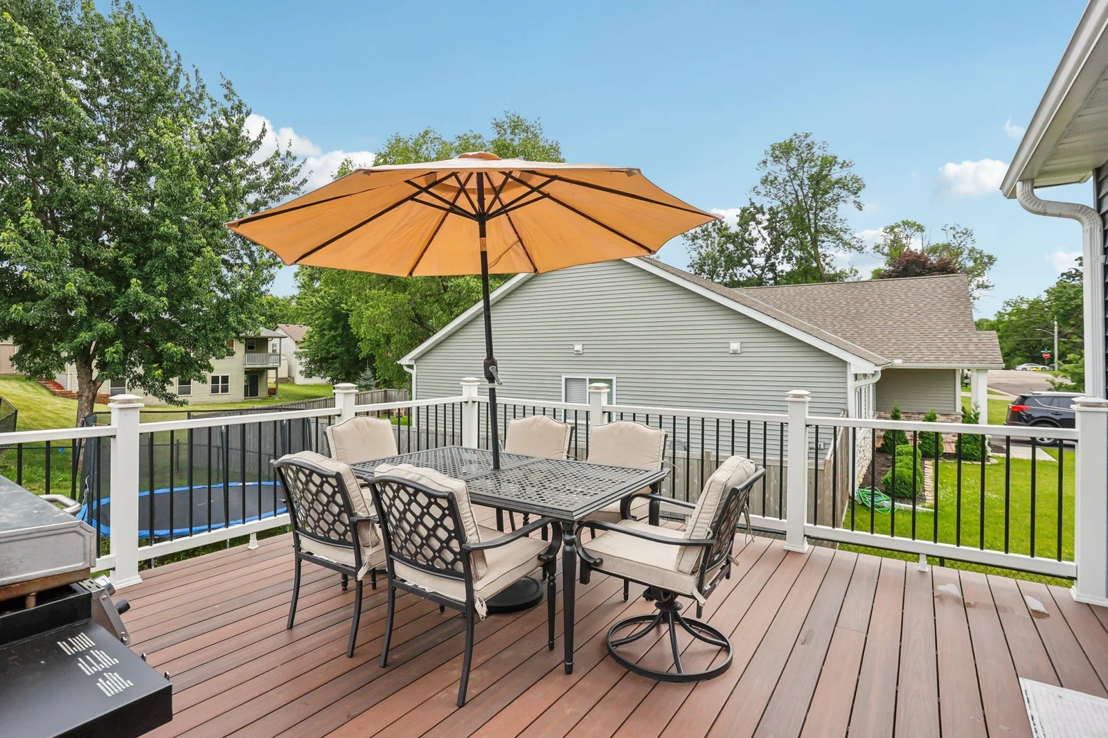 332 4th Ave, Lonsdale