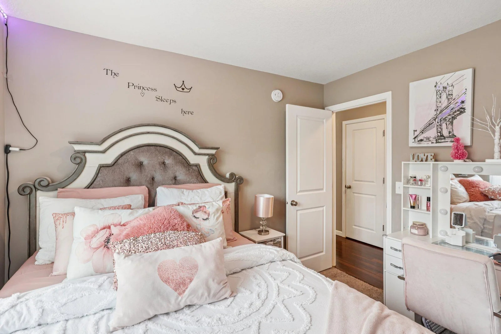332 4th Ave, Lonsdale