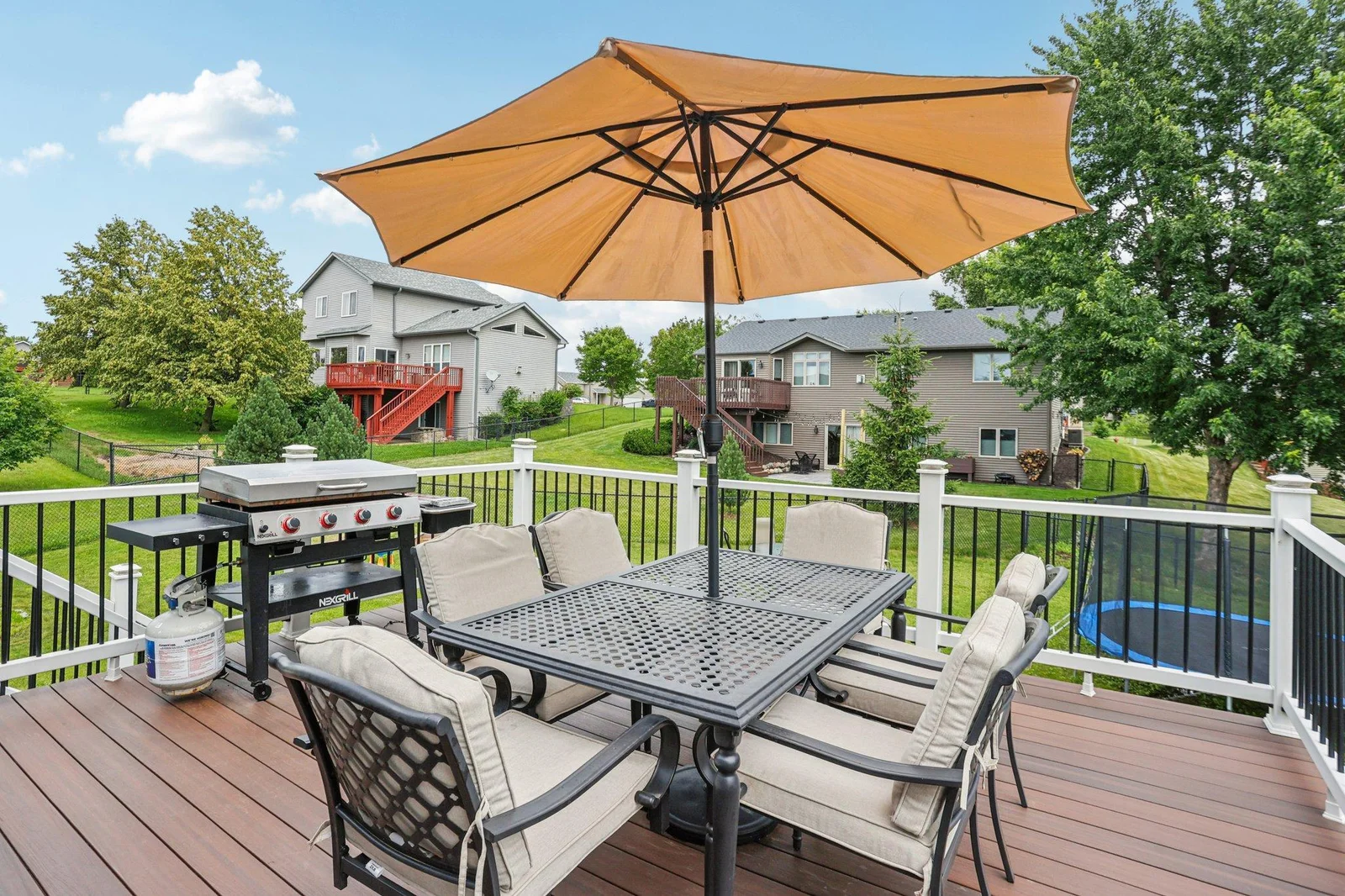 332 4th Ave, Lonsdale