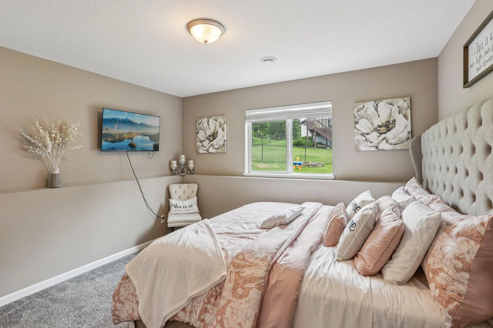 332 4th Ave, Lonsdale