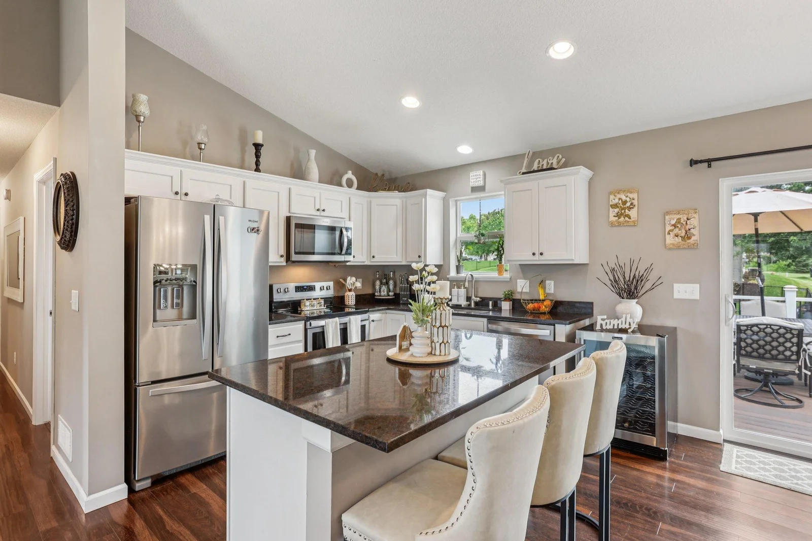 332 4th Ave, Lonsdale