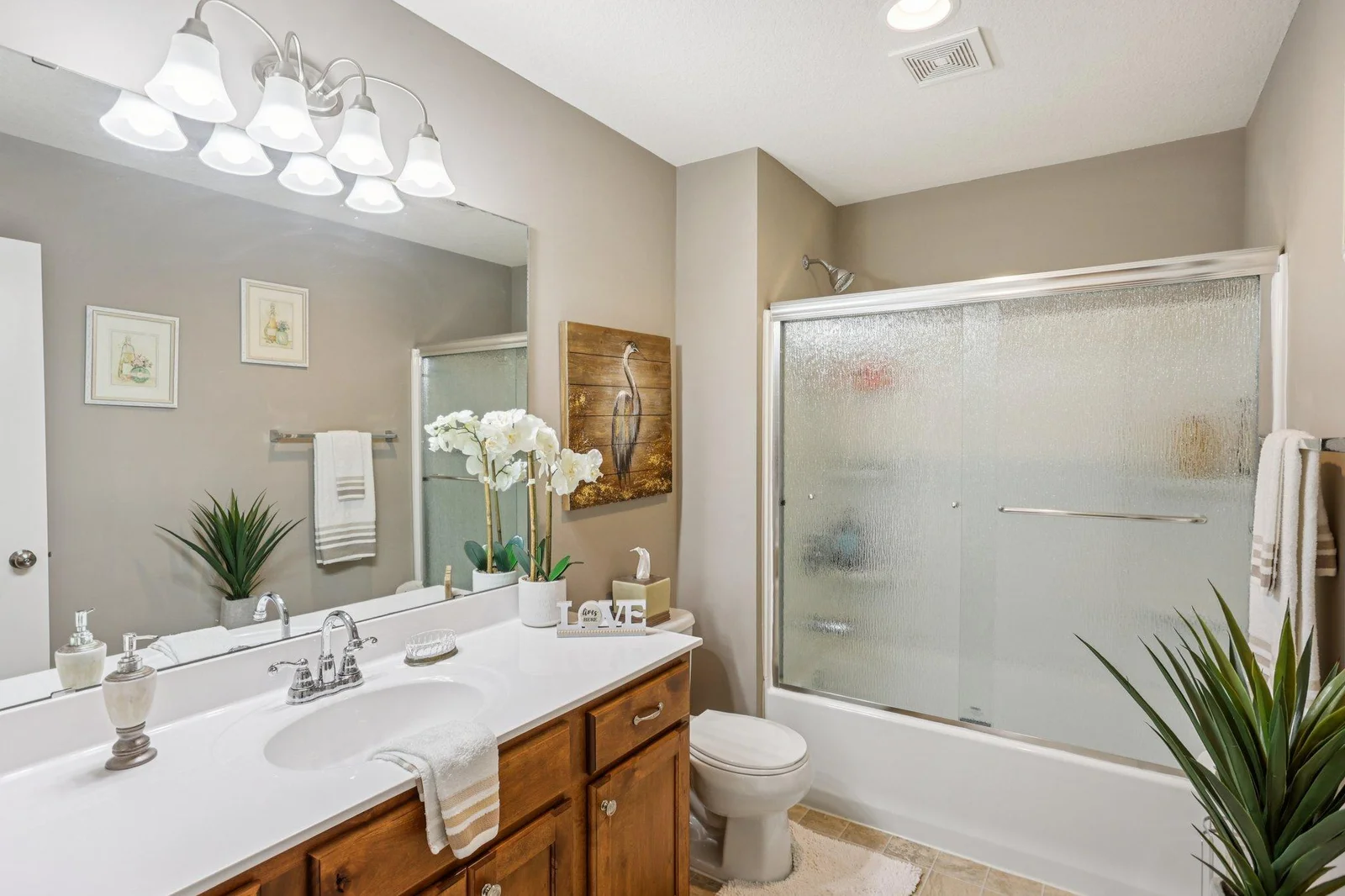 332 4th Ave, Lonsdale