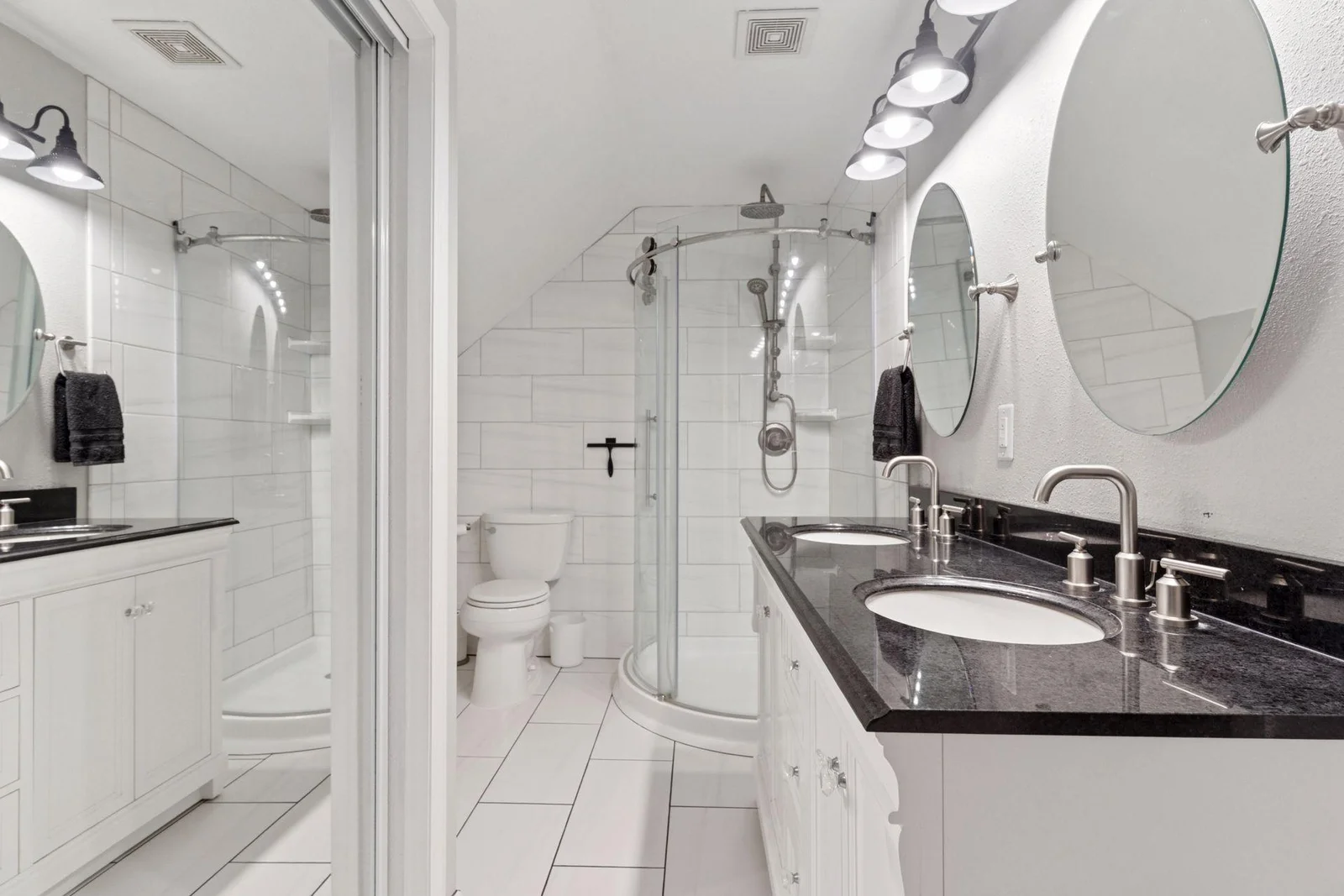 Upper Full Bath