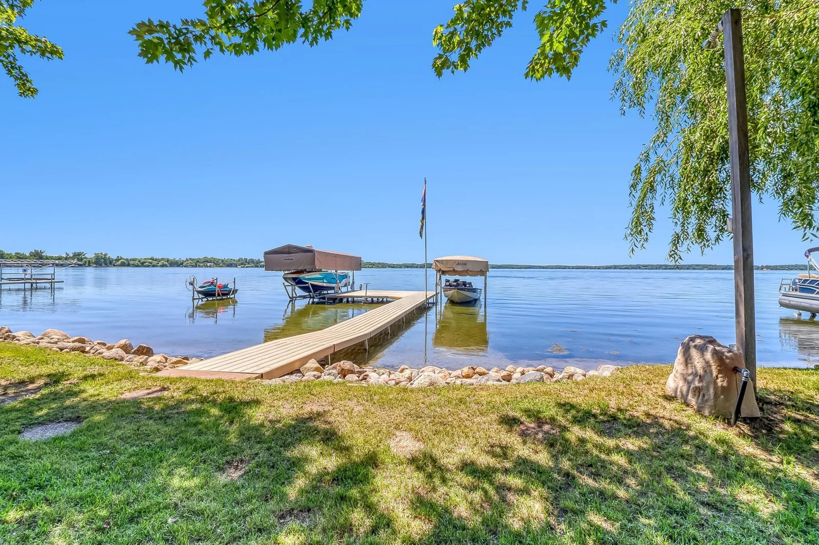 Lake1_3.jpg