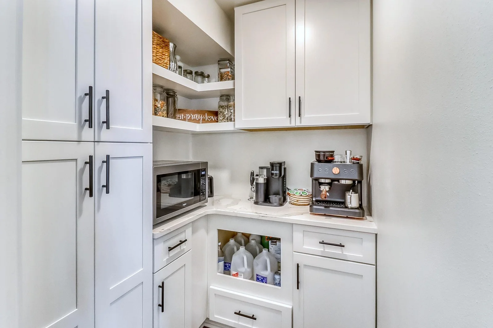 Kitchen_Pantry1_1.jpg