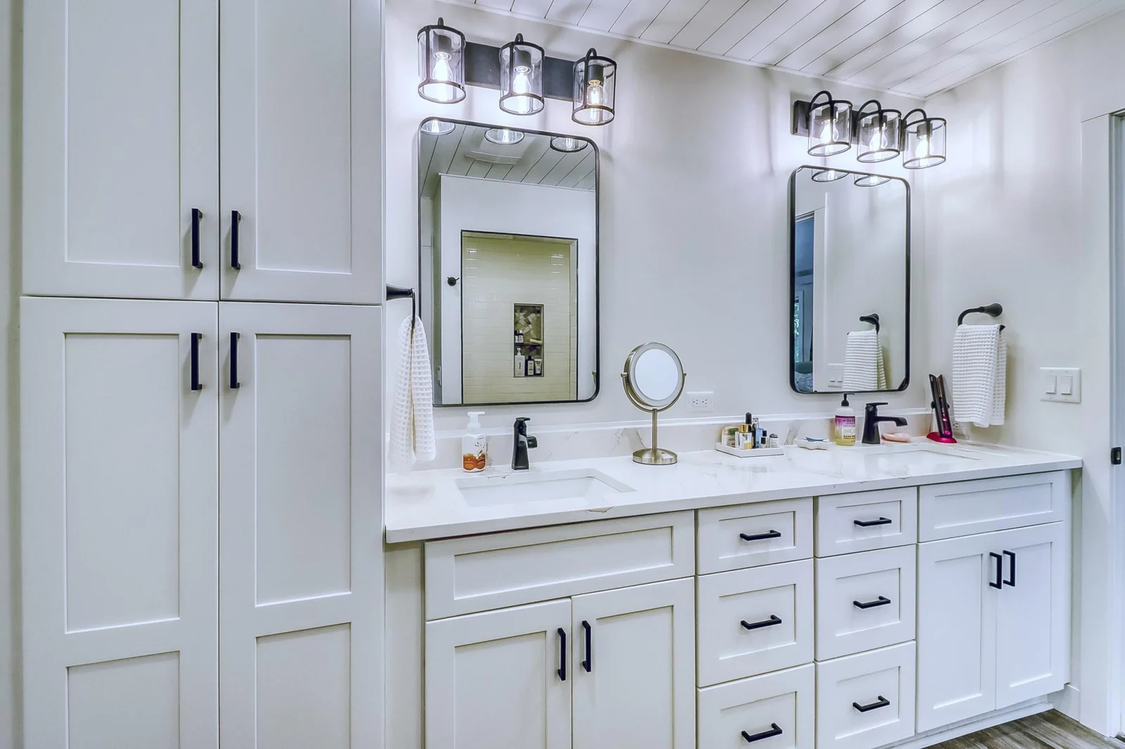 Primary Bathroom1_3.jpg