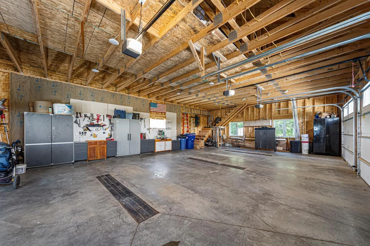 71 Garage.jpg