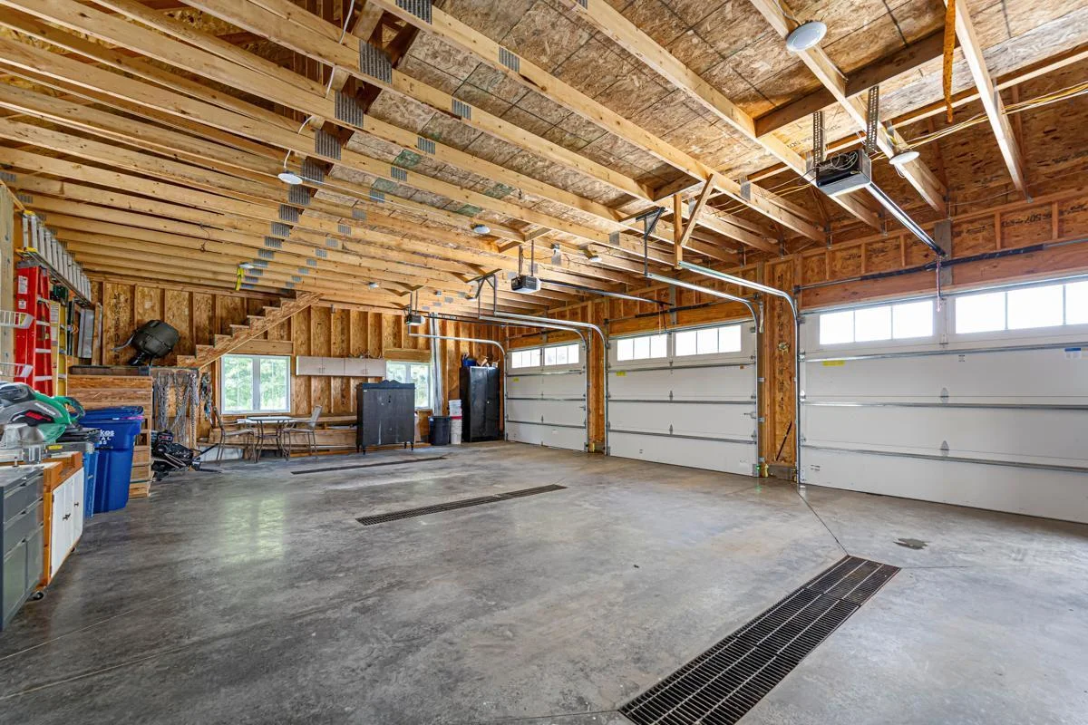 72 Garage.jpg