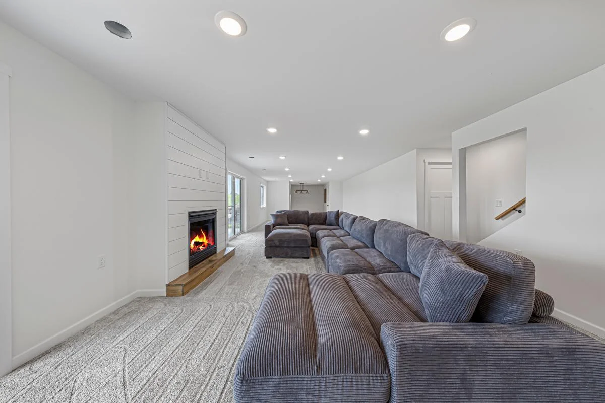 56 Family room_lower.jpg