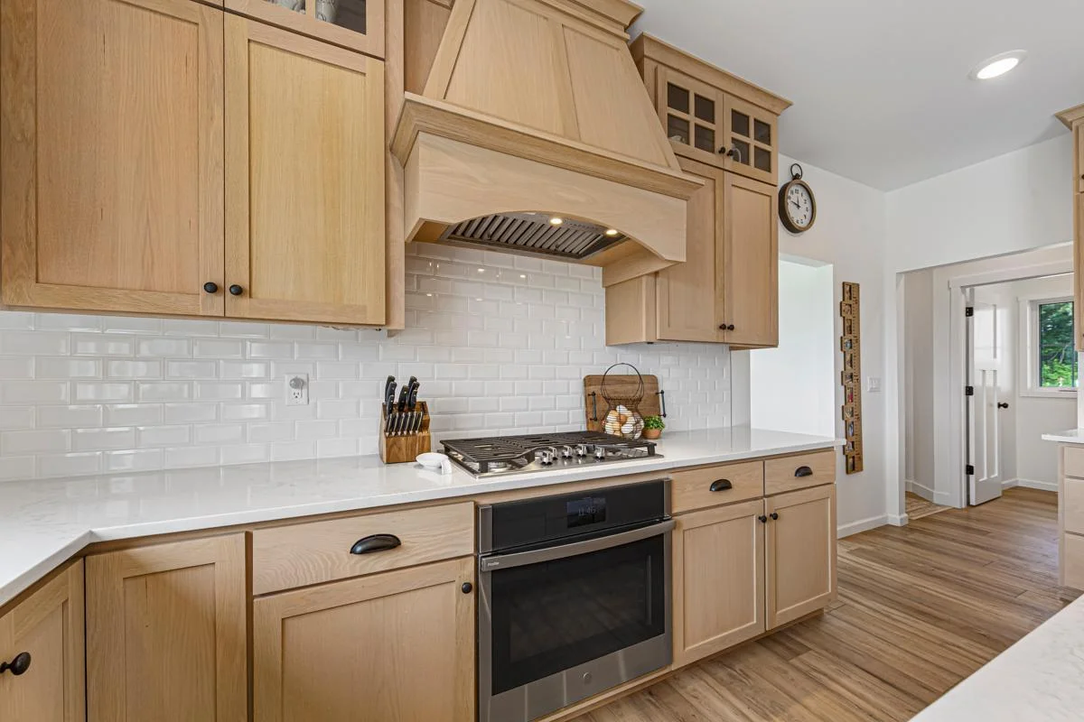 22 Kitchen.jpg