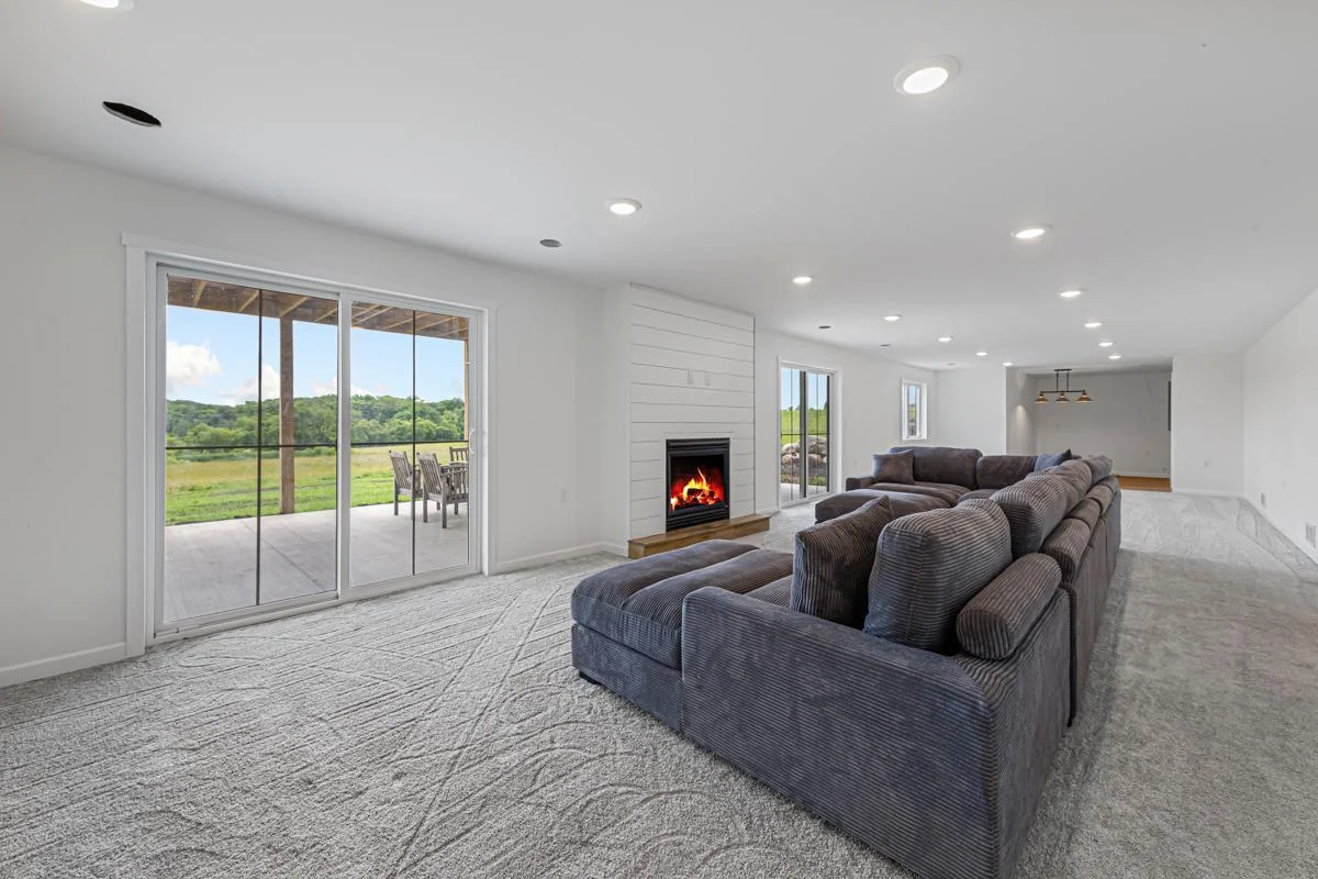 54 Family room_lower.jpg