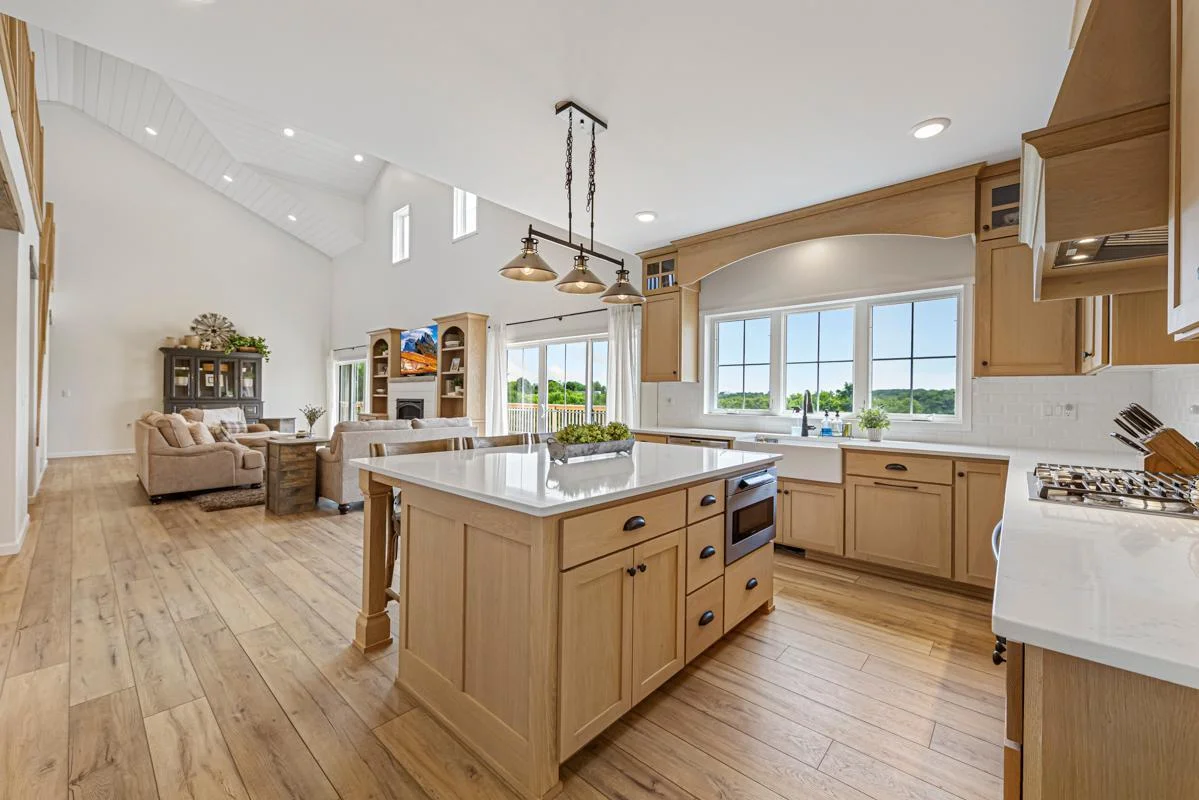 20 Kitchen.jpg